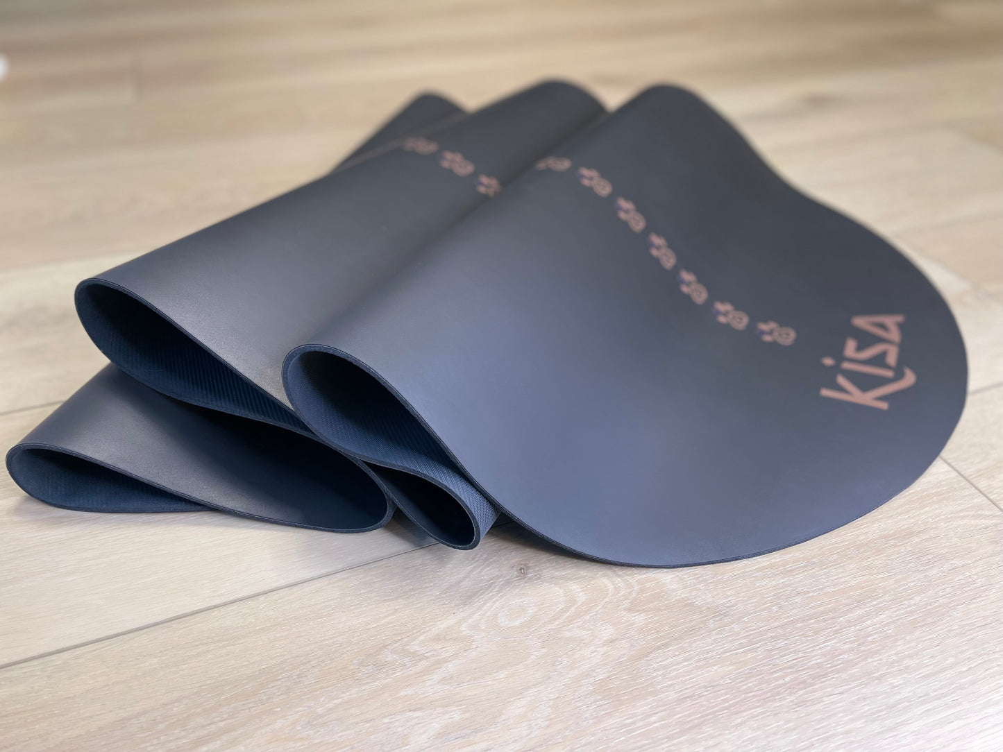 Black Rounded Cornered Natural Rubber Yoga Mat